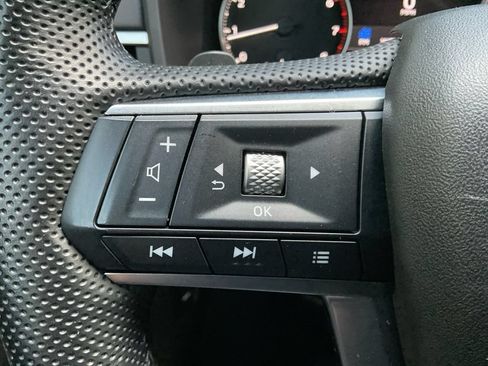 Used 2023 Mitsubishi Outlander SE FWD image 34
