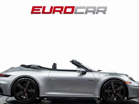 Used 2026 Porsche 911 Carrera 4 GTS AWD/4WD image 8