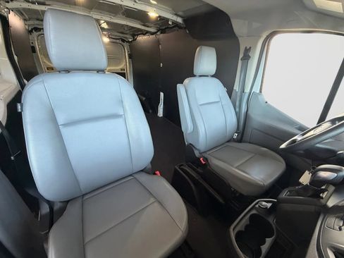 Used 2018 Ford Transit 250 130 Low Roof RWD image 19