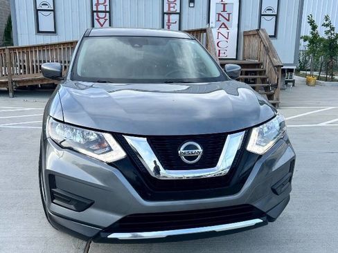 Used 2020 Nissan Rogue S image 3