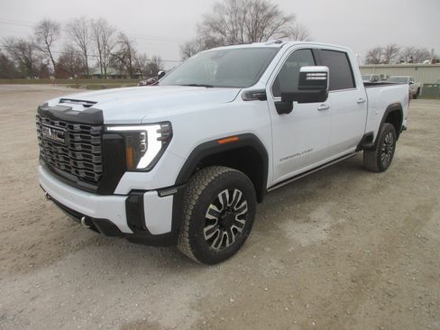 New 2026 GMC Sierra 2500 Denali Ultimate w/ Max Trailering Package image 11