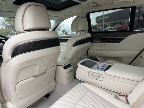 Used 2025 Genesis G90 3.5T image 18