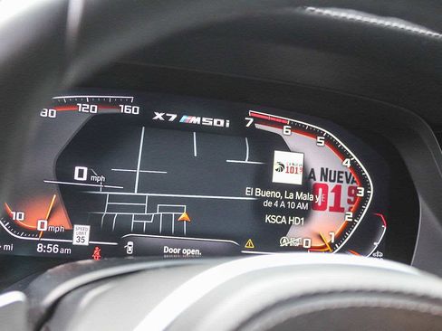 Used 2022 BMW X7 M50i w/ Dynamic Handling Package image 22