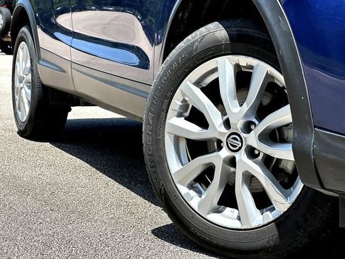 Used 2022 Nissan Rogue Sport S FWD image 2