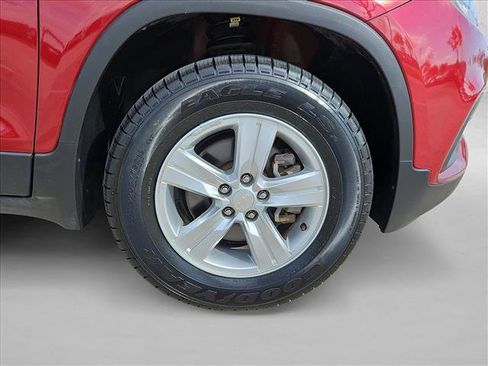 Used 2022 Chevrolet Trax LT w/ Driver Confidence Package image 22