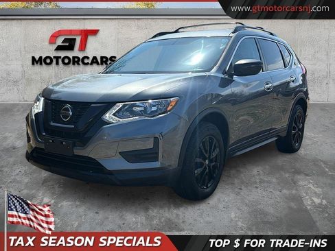 Used 2018 Nissan Rogue SV image 1