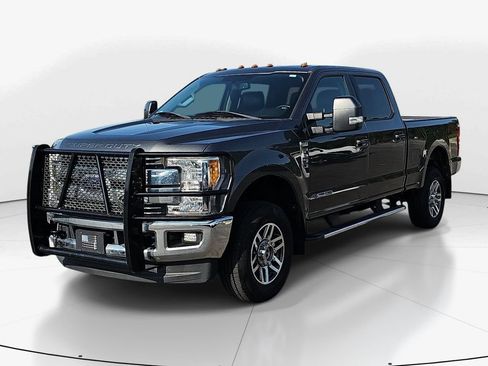 Used 2017 Ford F250 Lariat w/ Lariat Value Package AWD/4WD image 11