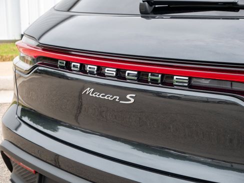 Used 2024 Porsche Macan S image 20