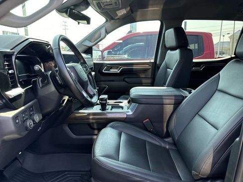 Used 2023 Chevrolet Silverado 1500 LT Trail Boss w/ Convenience Package II image 10