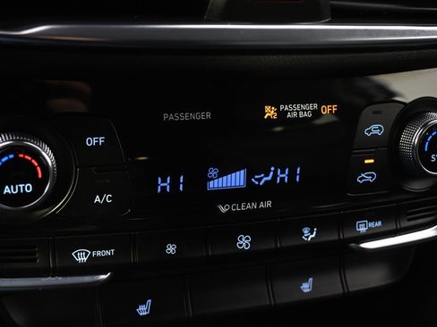 Used 2020 Hyundai Santa Fe SEL w/ Convenience + Premium Package image 25