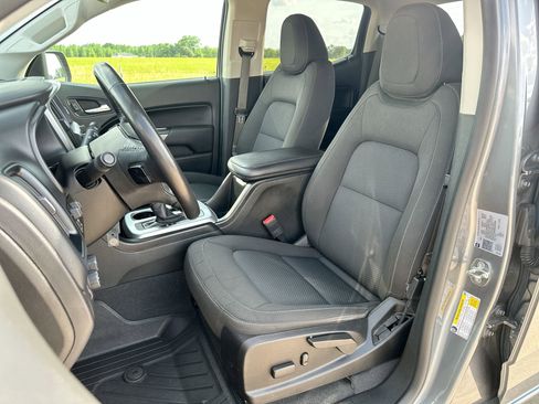 Used 2022 Chevrolet Colorado LT w/ LT Convenience Package image 15