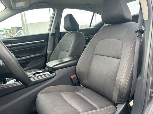 Used 2023 Nissan Altima 2.5 SV image 11