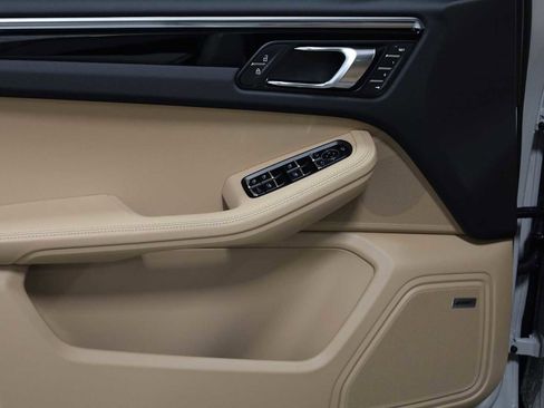 New 2026 Porsche Macan S image 16