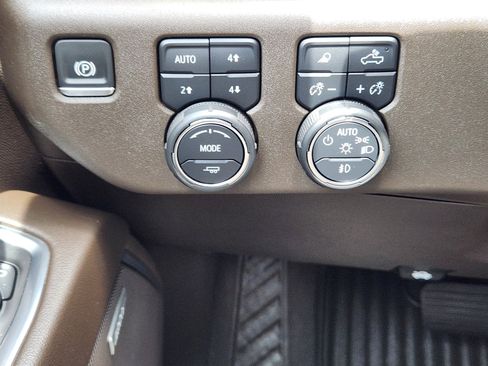 Used 2024 Chevrolet Silverado 1500 LTZ w/ Z71 Off-Road Package AWD/4WD image 18