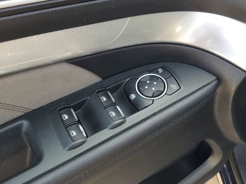 Used 2017 Ford Explorer XLT w/ Equipment Group 202A AWD/4WD image 10