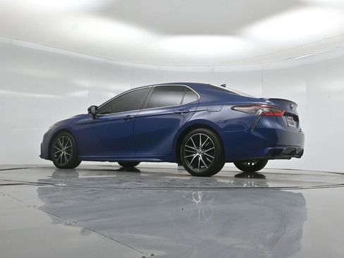 Used 2023 Toyota Camry SE w/ Cold Weather Package image 49