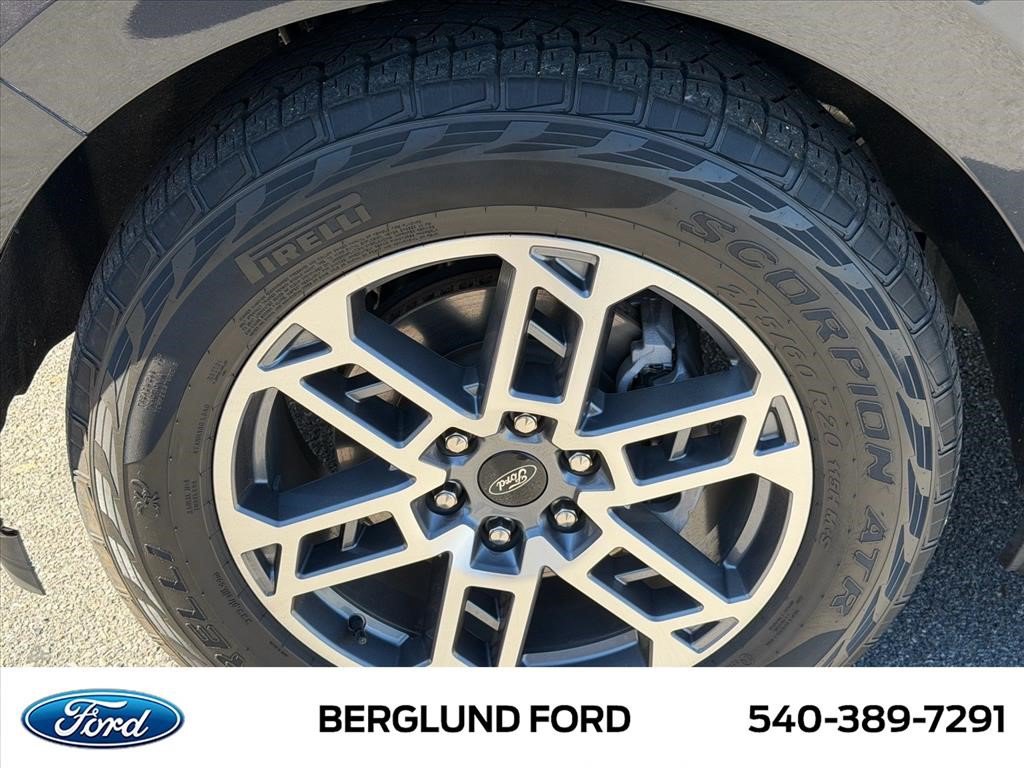 Used 2025 Ford Expedition Max Active AWD/4WD image 11