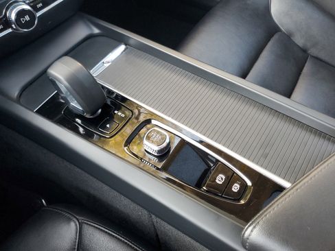 Used 2024 Volvo S60 B5 Core image 26