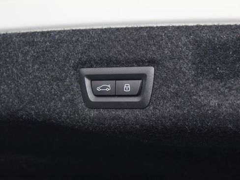 Used 2025 BMW i5 xDrive40 w/ Premium Package image 8