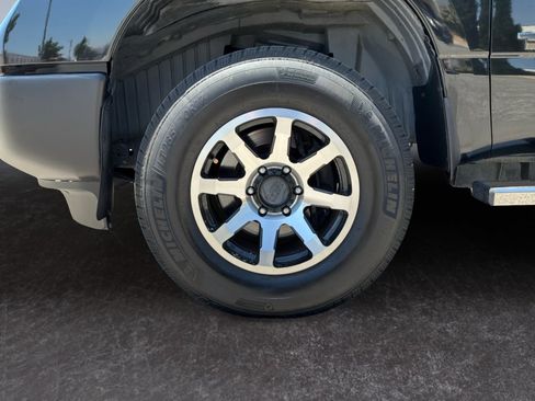 Used 2017 Nissan Titan S RWD image 9
