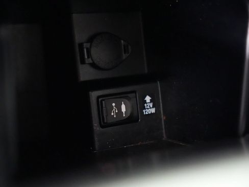 Used 2014 Toyota Camry SE FWD image 29