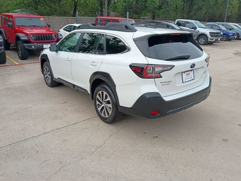 Used 2025 Subaru Outback Premium image 13