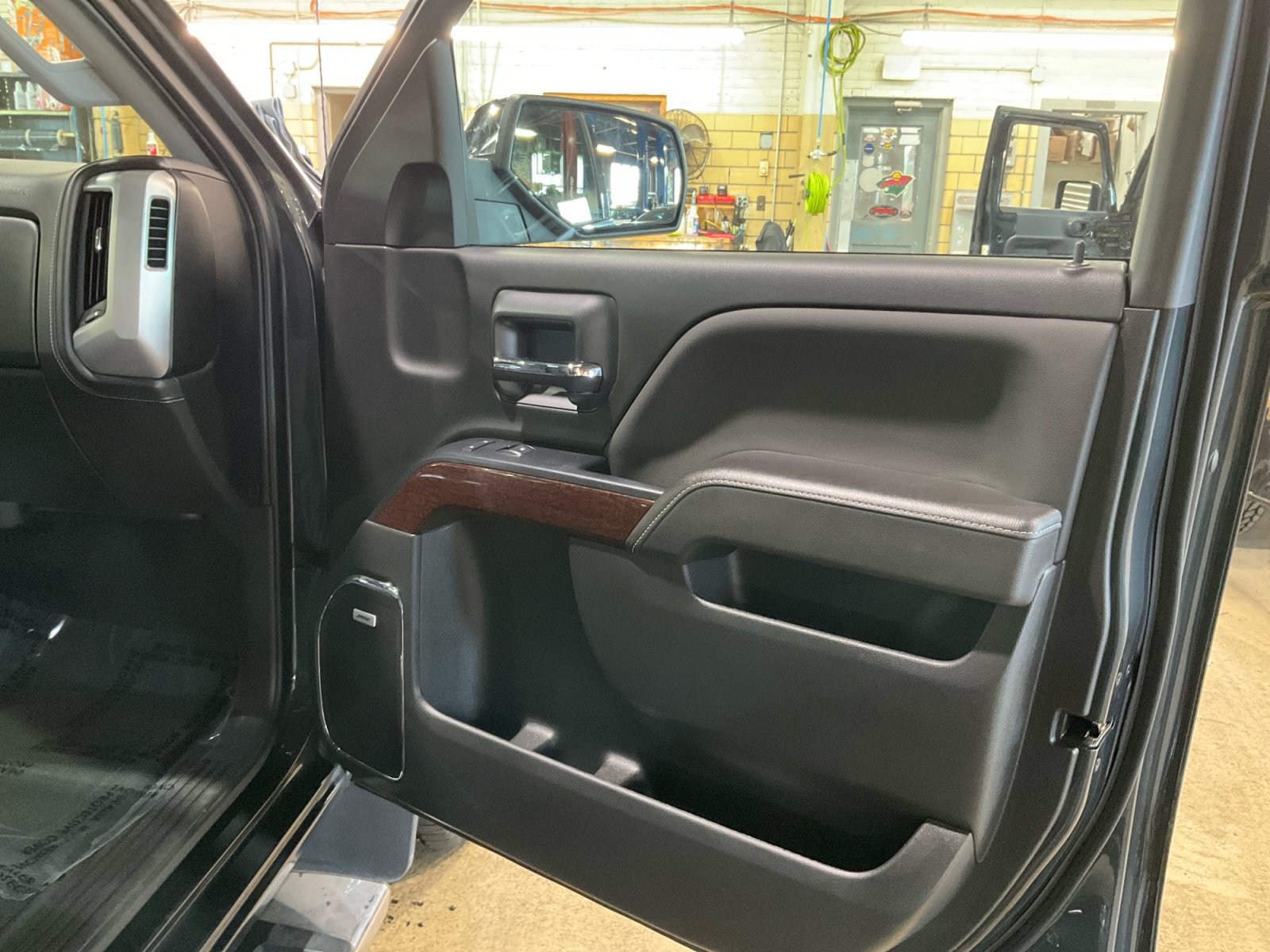 Used 2017 GMC Sierra 1500 SLT AWD/4WD image 18