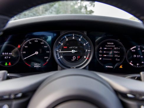 Certified 2024 Porsche 911 Carrera GTS image 33