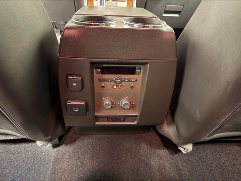 Used 2014 Lincoln Navigator 4WD image 25