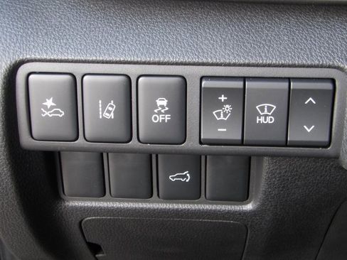 New 2026 Mitsubishi Eclipse Cross SEL image 32