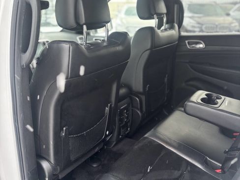 Used 2017 Jeep Grand Cherokee Altitude image 16