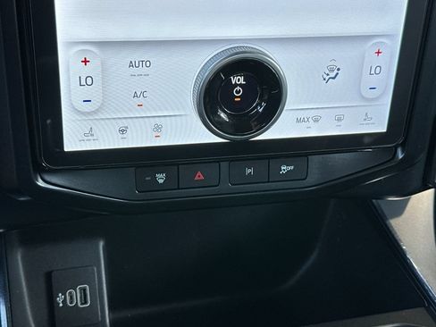 Certified 2025 Ford F150 Lightning Flash AWD/4WD image 19