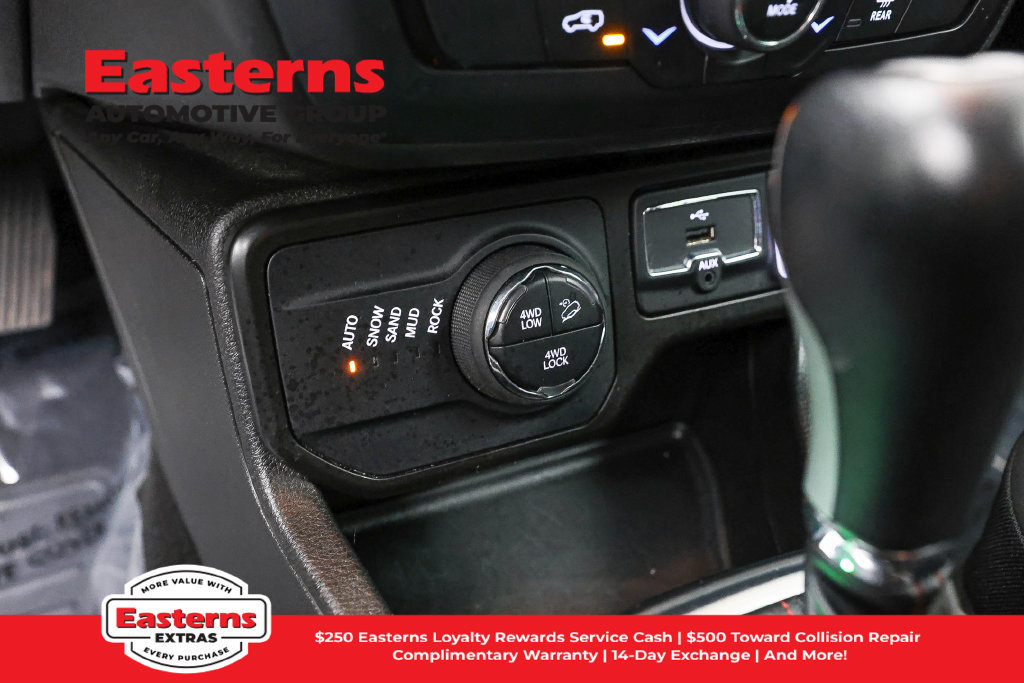 Used 2023 Jeep Renegade Trailhawk AWD/4WD image 20