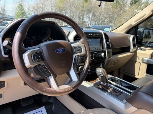 Used 2018 Ford F150 Lariat w/ Equipment Group 502A Luxury image 12