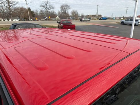 Used 2017 Jeep Wrangler Unlimited Sahara w/ Dual Top Group image 8