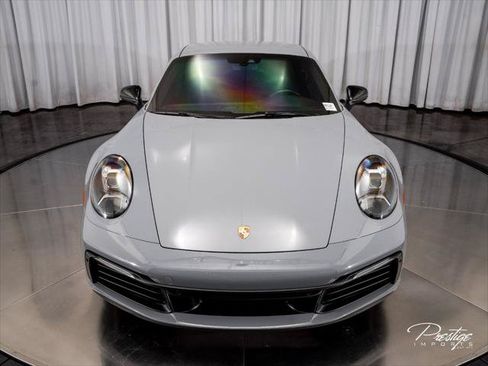 Used 2021 Porsche 911 Carrera RWD image 3