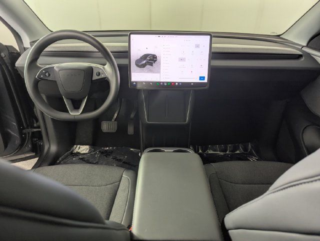 Used 2026 Tesla Model Y 2WD image 18