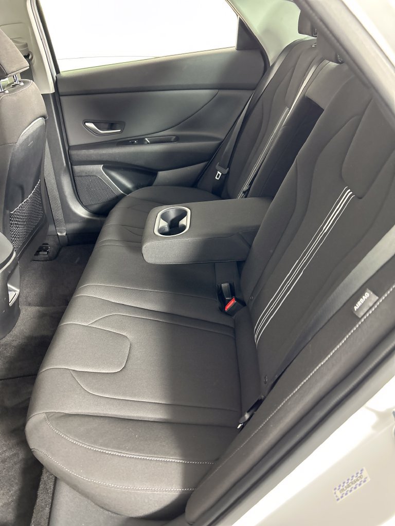 Used 2024 Hyundai Elantra SEL w/ Convenience Package FWD image 17