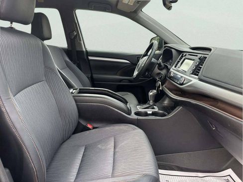 Used 2015 Toyota Highlander Plus AWD/4WD image 20