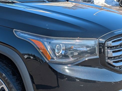 Used 2018 GMC Acadia SLT image 16