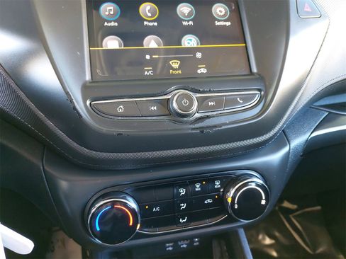 Used 2021 Chevrolet TrailBlazer LS image 23