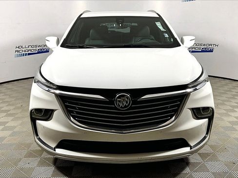 Used 2024 Buick Enclave Premium image 2