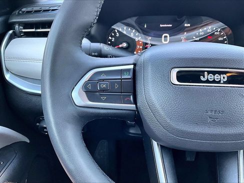 Used 2025 Jeep Compass Limited AWD/4WD image 15