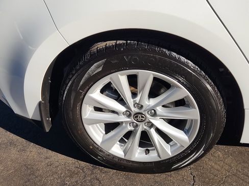 Certified 2024 Toyota Corolla SE image 26