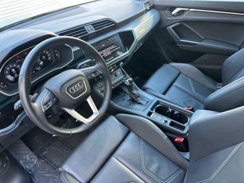 Used 2024 Audi Q3 2.0T Premium image 11