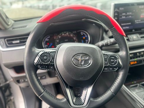 Used 2022 Toyota RAV4 Limited image 10