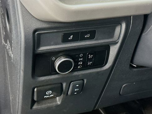 Used 2024 Ford Expedition Max XLT image 17