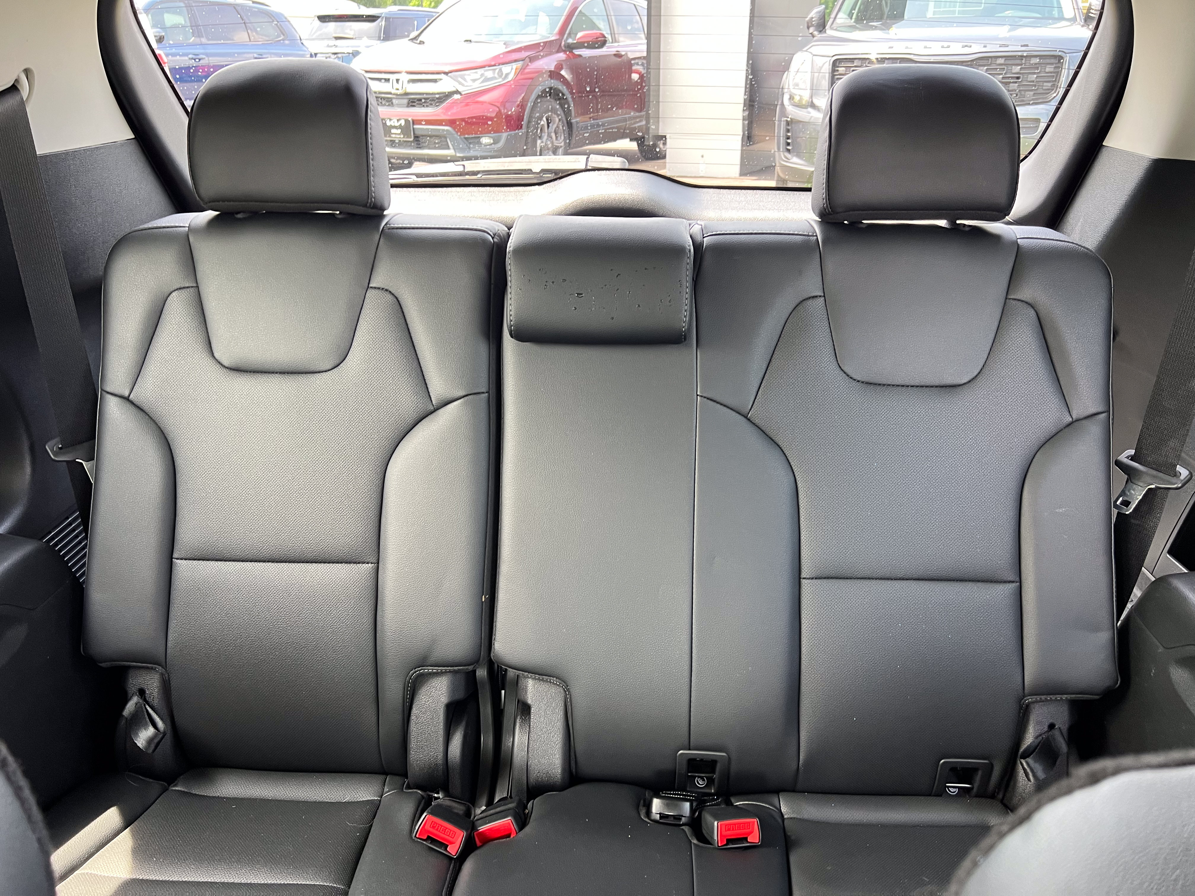 Used 2024 Kia Telluride EX w/ EX Captain's Chair Package AWD/4WD image 32