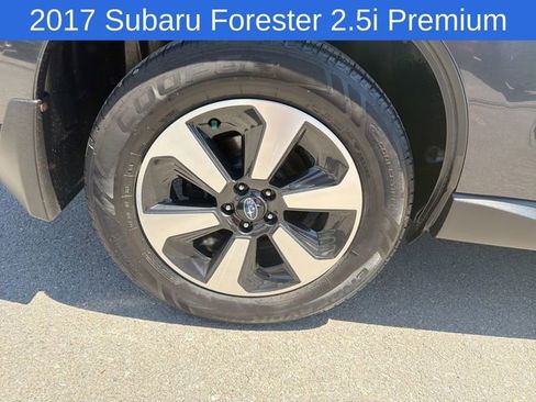 Used 2017 Subaru Forester Limited AWD/4WD image 18