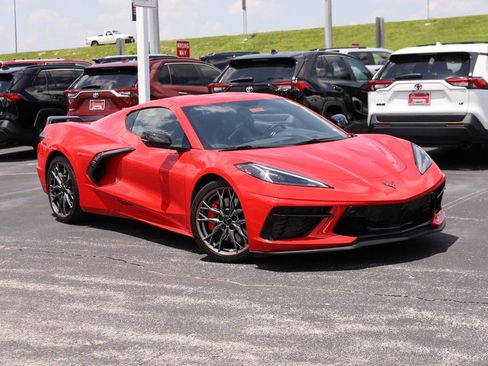 Used 2023 Chevrolet Corvette Stingray Preferred Cpe w/ Z51 Performance Package RWD image 2